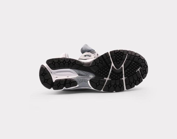 Actual product image New Balance 2002 RST (42.5)