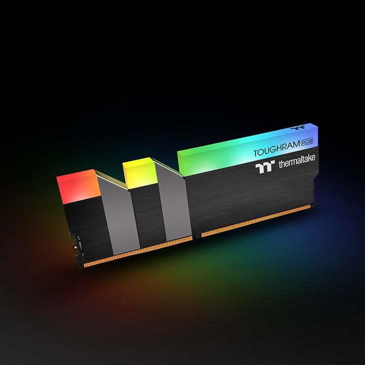 Produktbild Thermaltake TOUGHRAM RGB 16GB (2x8GB) DDR4 4600MHz C19 Arbeitsspeicher (2 x 8GB, 4600 MHz, DDR4-RAM, DIMM)