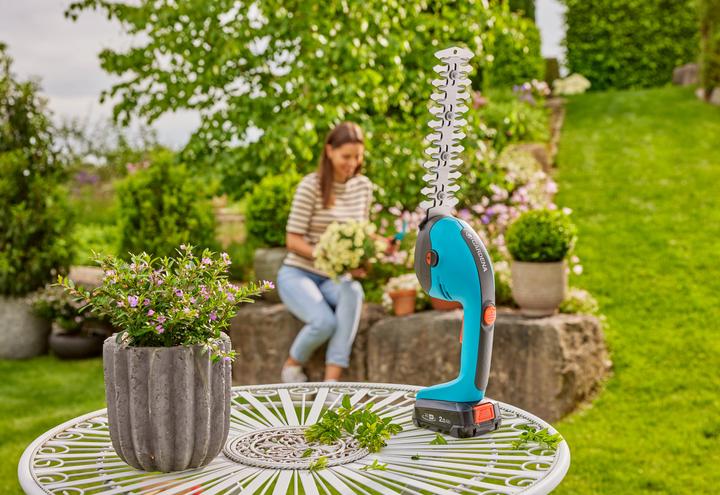 Actual product image Gardena Cordless grass and shrub shears PowerCut 20/18V P4A solo (Cordless hedgecutters)