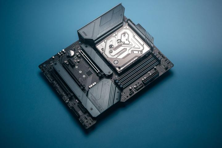 Produktbild EKWB EK-Mana LiteBlock MAG Torpedo Z690 D-RGB - acrylic
