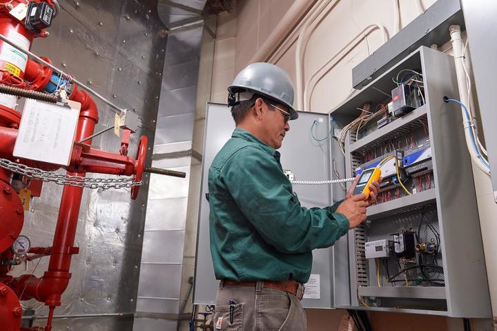 Actual product image Fluke The PoETester MicroScanner developed for the cabling technician