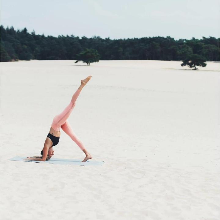 Actual product image Tunturi Yoga Tuch Rutschfest mit Tasche
