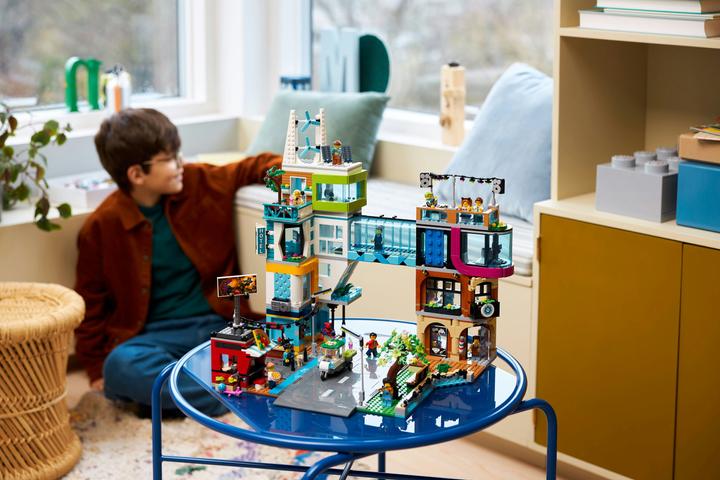 Actual product image LEGO City centre (60380, LEGO City)