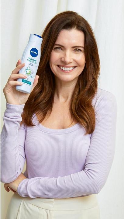 Actual product image NIVEA VOLUMEN & KRAFT Shampoo 250 ml (250 ml, Liquid shampoo)