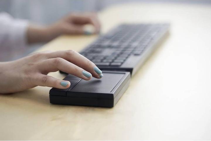 Actual product image Perixx PERIPAD-704, large wireless touchpad, black (DE, Wireless)