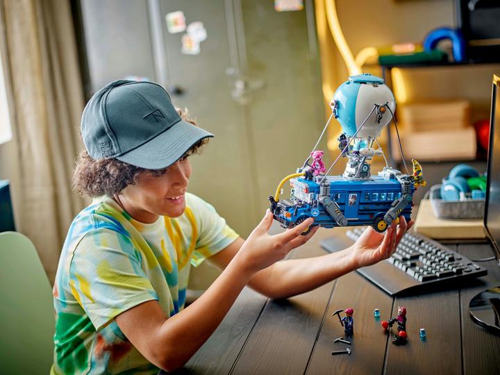 Actual product image LEGO Battle bus (77073, LEGO Fortnite)