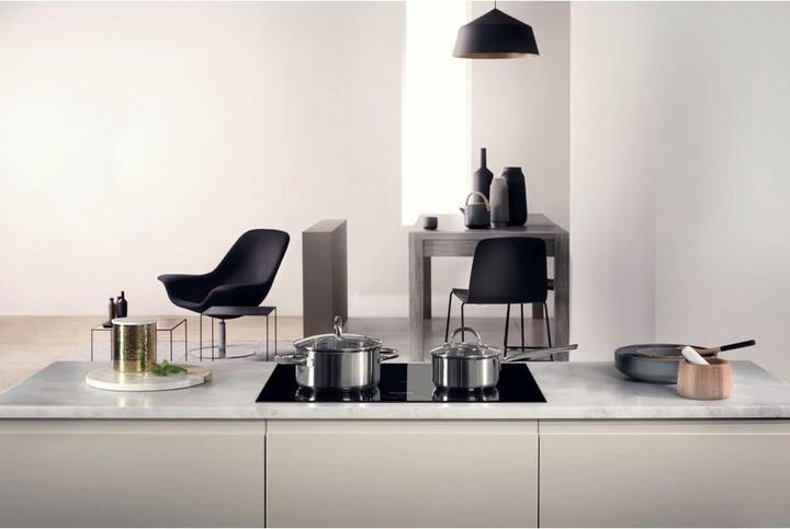Produktbild Whirlpool SMO 654 OF/BT/IXL Schwarz Integriert 65 cm Zonen-Induktionskochfeld 4 Zone(n)
