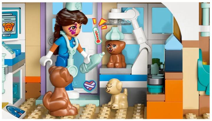 Actual product image LEGO Tierarztpraxis für Pferde und Haustiere (42651, LEGO Friends)