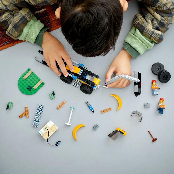 Actual product image LEGO 60385 Wheel loader (60385, LEGO City)