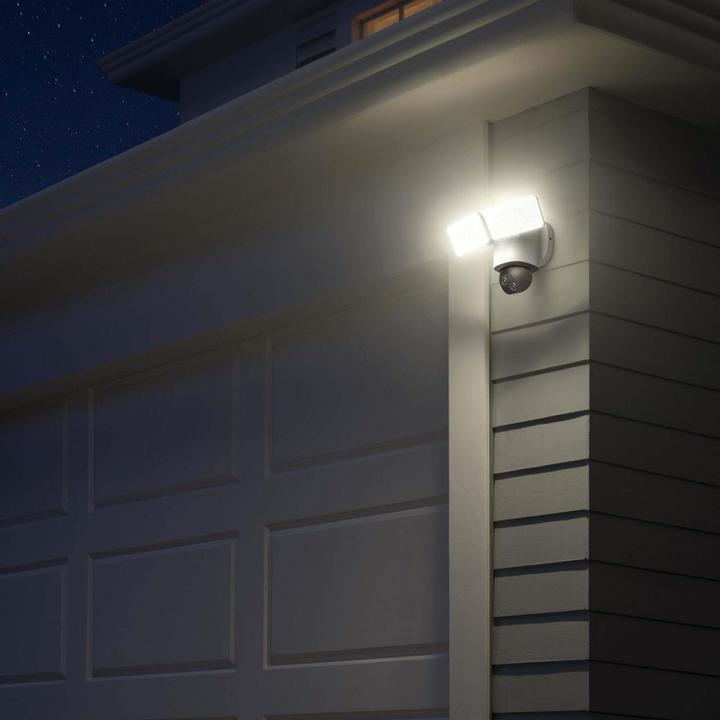 Image du produit eufy Floodlight Cam E340 (3072 x 1620 pixels)
