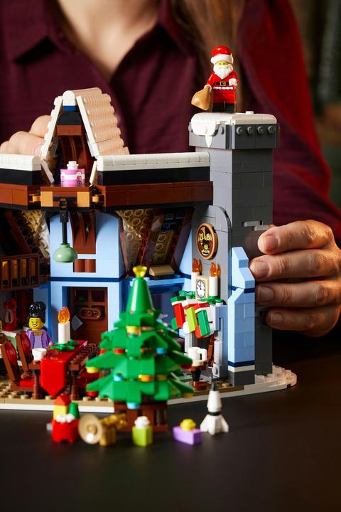 Actual product image LEGO Visit of Santa Claus (10293, LEGO Creator Expert, LEGO Rare Sets)