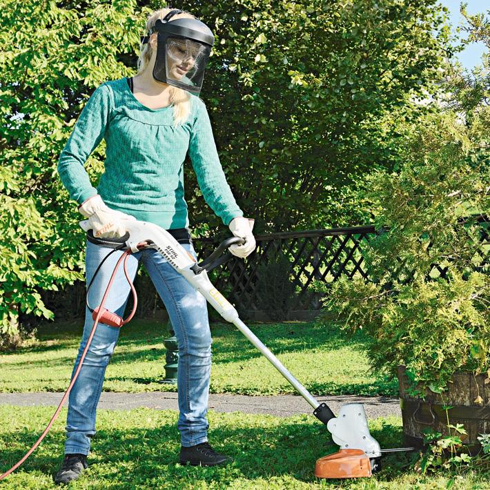 Actual product image Stihl FSE 52 500W electric brushcutter lawn trimmer incl. safety goggles ( 4816 011 4100 ) (Trim line)