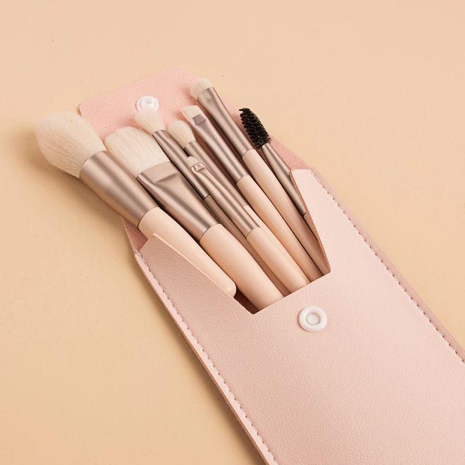Produktbild MU Style Schminkpinsel mit Etui (Set)