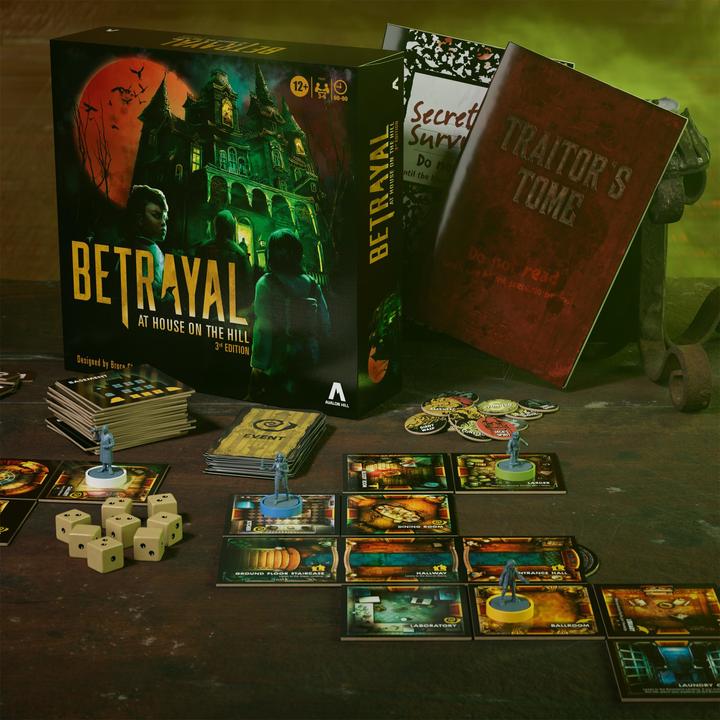 Actual product image Hasbro Gaming Betrayal at House on the Hill (German)