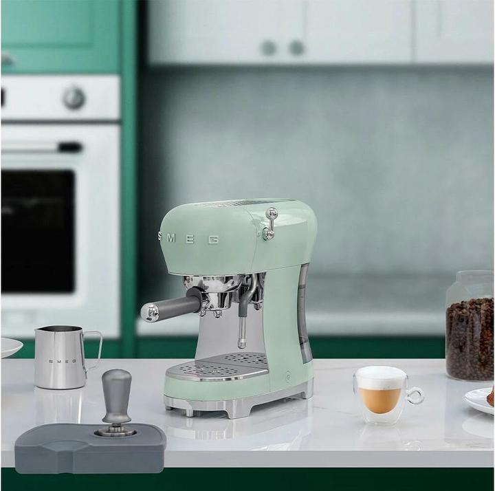 Actual product image Smeg ECF02PGEU Portafilter espresso/coffee machine Pastel green (EU plug)