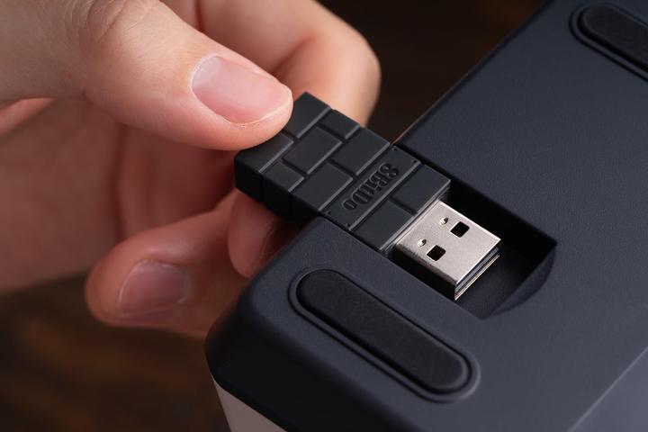 Actual product image 8bitdo Retro 18 Mechanical Numpad (N Edition) - Numpad (Eng. Int., Wireless)