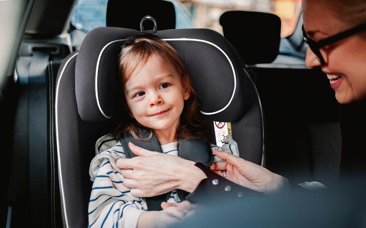 Actual product image BabyGo Nova2 black (Reboarder, ECE R129/i-Size Standard)