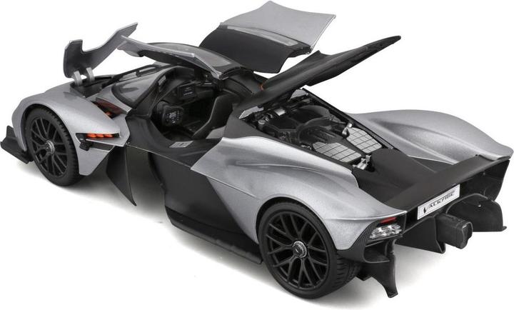 Actual product image Maisto Aston Martin Valkyrie 2022 1/18 silver