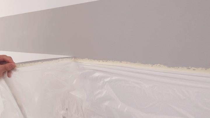 Produktbild tesa Malerkrepp PROFESSIONAL, Malerband inkl. Abdeckfolie (33 m, 1400 mm)