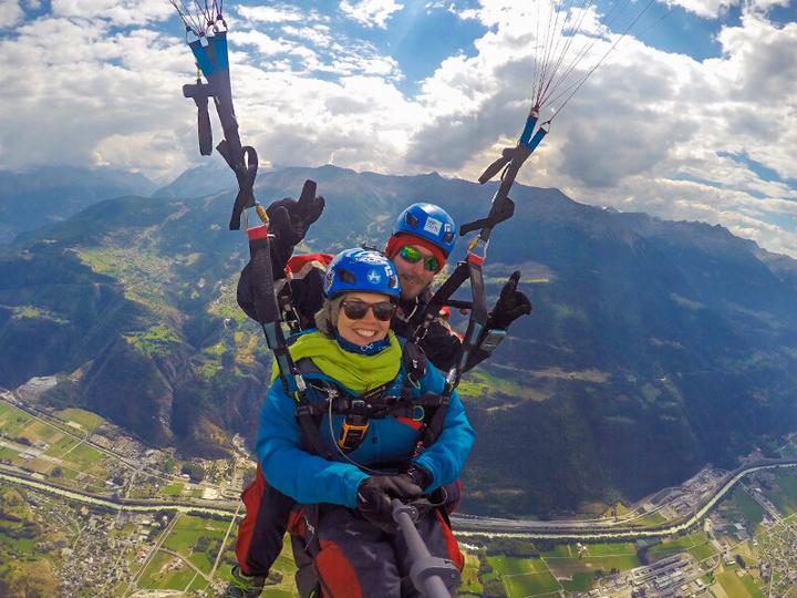 Immagine prodotto Smartbox Magico volo in parapendio di 25 minuti a Zermatt, Canton Vallese (1 pers.)