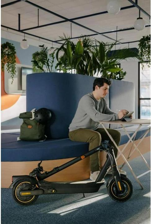 Produktbild Segway-Ninebot Max G2 D (20 km/h, 70 km, 450 W)