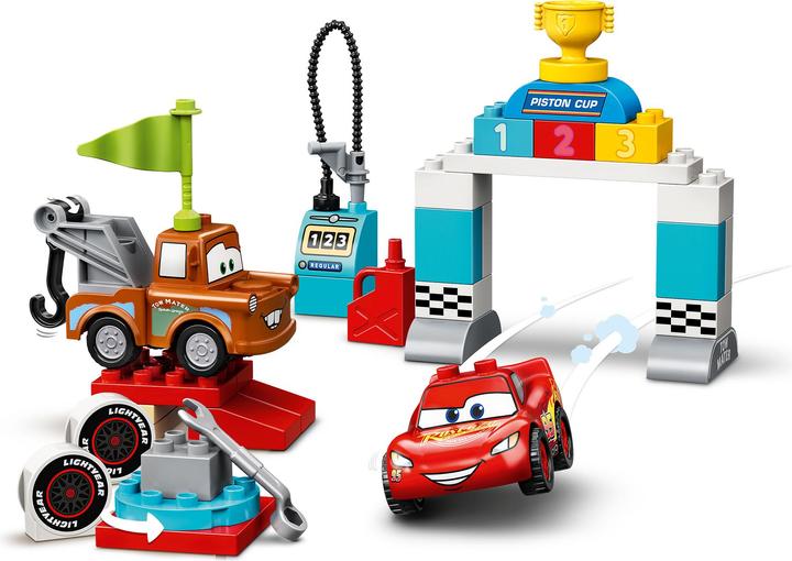 Actual product image LEGO DUPLO Lightning McQueens big race (10924)