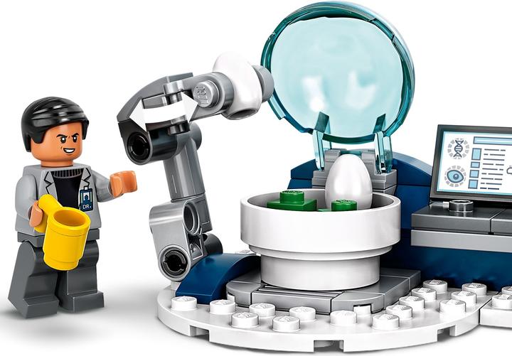 Actual product image LEGO Dr. Wu's lab: Outbreak of baby dinosaurs (75939, LEGO Jurassic World)