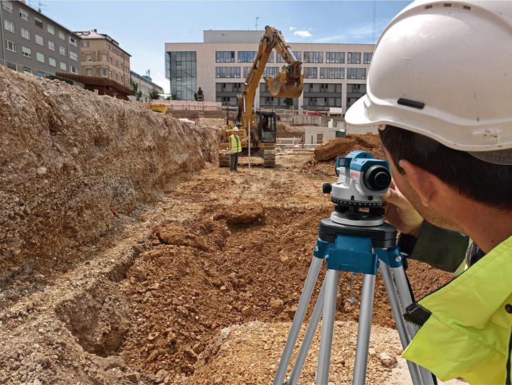 Image du produit Bosch Professional Niveau optique GOL 32 D, avec trépied de construction BT 160, jauge GR 500