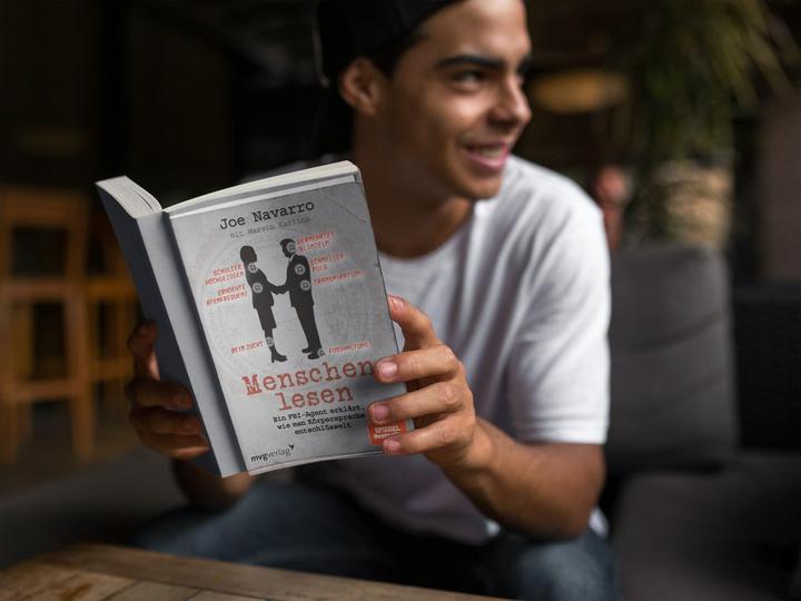 Produktbild Menschen lesen (Deutsch, Joe Navarro, 2010)