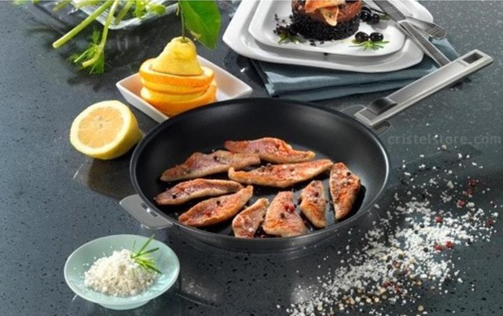 Actual product image Cristel Strate Amovible Stainless Steel Pan Non Stick Ø26cm (26 cm, Frying pan, Stainless steel)