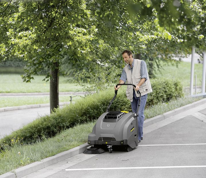 Produktbild Kärcher Kehrsaugmaschine KM 75/40 W G Kehrmaschine mit Benzinmotor