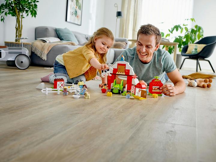 Produktbild LEGO Scheune, Traktor und Tierpflege (10952)