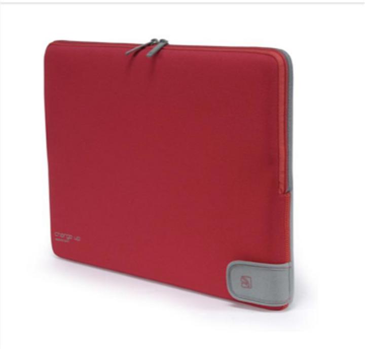 Produktbild Tucano Sleeve Charge Up für MacBook Pro 17" Rot (17", Apple)