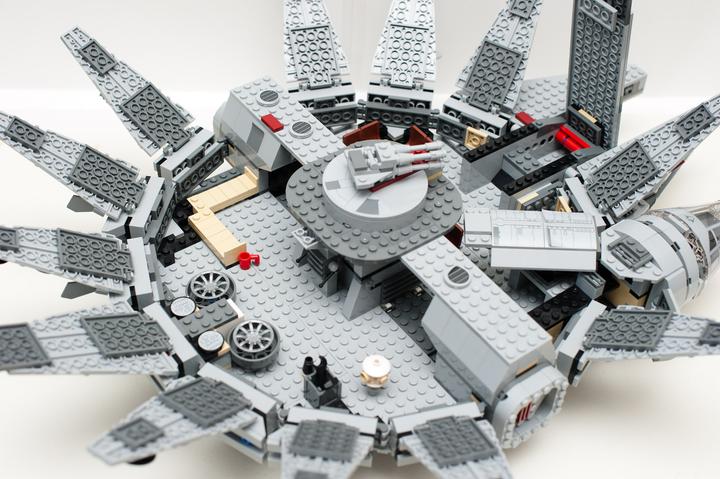 Produktbild LEGO Millennium Falcon (7965, LEGO Star Wars)