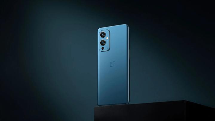 Produktbild OnePlus 9 (8GB) (128 GB, Arctic Sky, 6.55", Dual SIM, 48 Mpx, 5G)