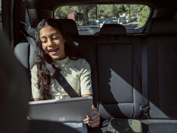 Produktbild Microsoft Surface Go 3 (10.50", Intel Pentium Gold 6500Y, 8 GB, 128 GB)