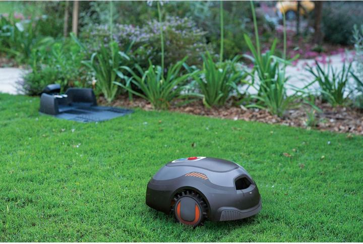 Productafbeelding Black & Decker Black&Decker BCRMW121-QW robotmaaier (500 m², Omtrekdraad)