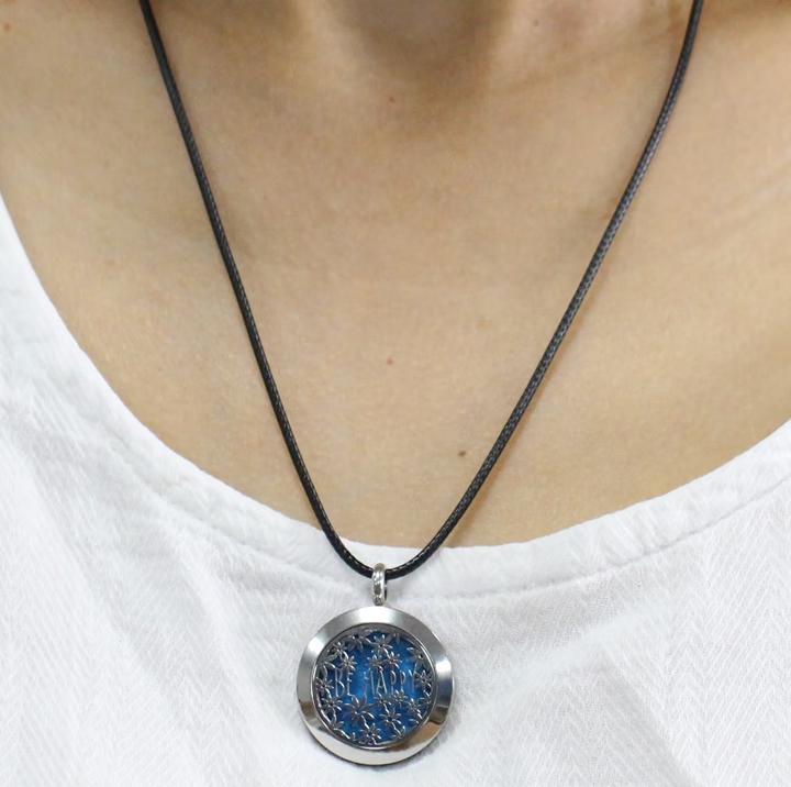 Image du produit Zen Arôme Bijoux parfumés Collier avec pendentif No.4 pour huile essentielle, parfum - acier inoxydable avec (Cuir, Acier inoxydable)