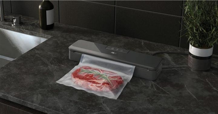 Produktbild AEG Vakuumierer Vakuumiergerät inkl. 10 Beutel