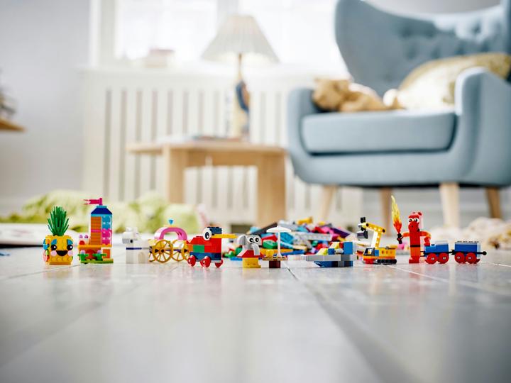 Actual product image LEGO Classic 11021 90 years of play fun (11021, LEGO Classic)