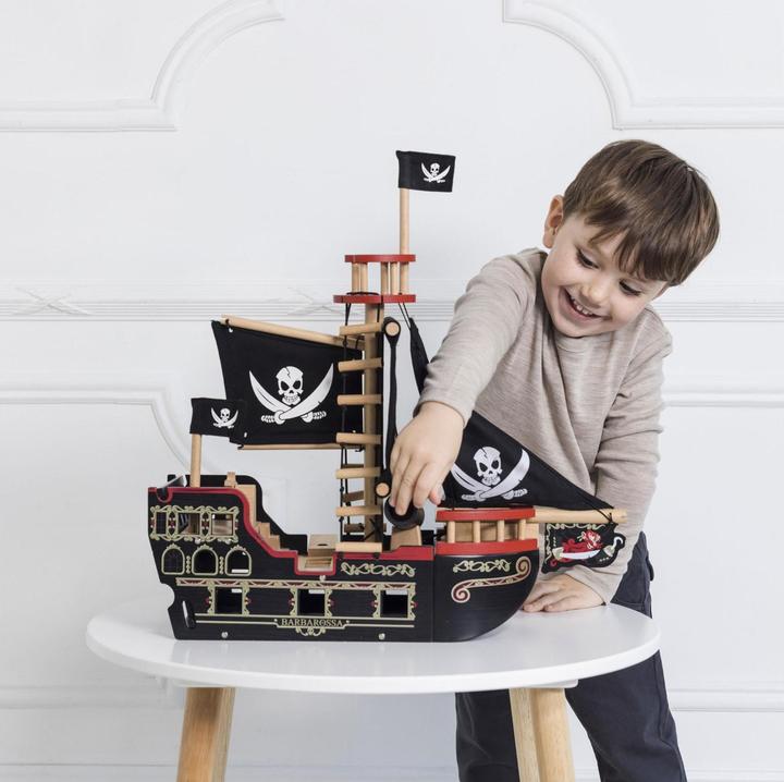 Produktbild Le Toy Van Barbarossa Piraten Schiff