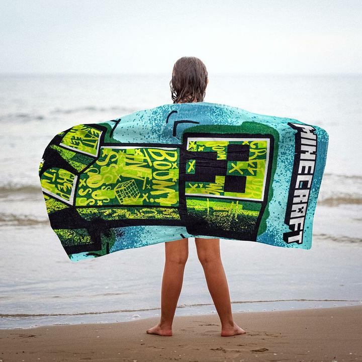 Actual product image Cerdá Minecraft Towel Premium Creeper 70 x 140 cm (70 x 140 cm)