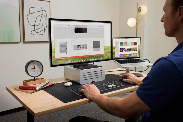 Actual product image TwelveSouth HiRise Pro for iMac Silver