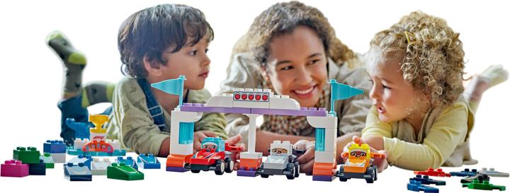 Actual product image LEGO F1 Team Rennautos mit Rennfahrern (10445)