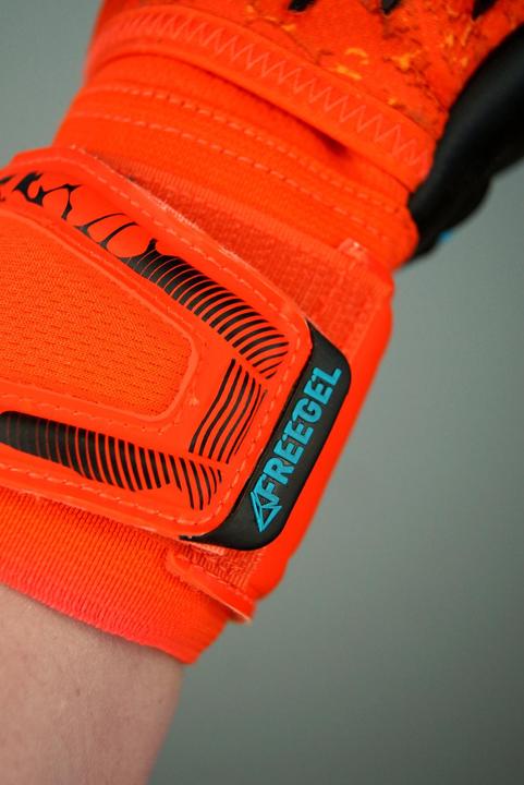 Produktbild Reusch Attrakt Freegel Gold Finger Support Torwarthandschuh (8)