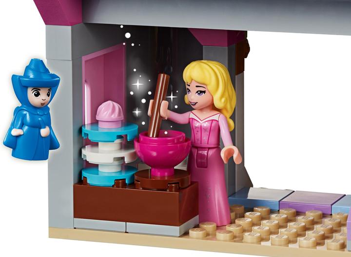 Actual product image LEGO Sleeping Beauty's fairytale castle (41152, LEGO Disney)