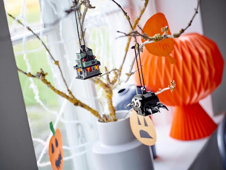 Image du produit LEGO Araignée et maison hantée Halloween (40493)