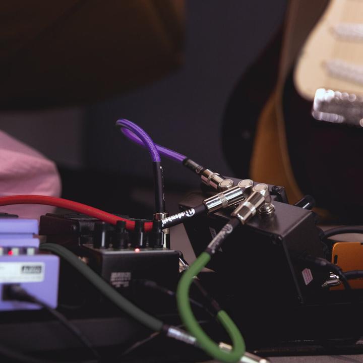Produktbild Adam Hall 4 STAR IRR 0090 SET - Pedalboard Patchkabel | 5er Set ® Winkelklinke TS | 0,9 m (0.90 m)