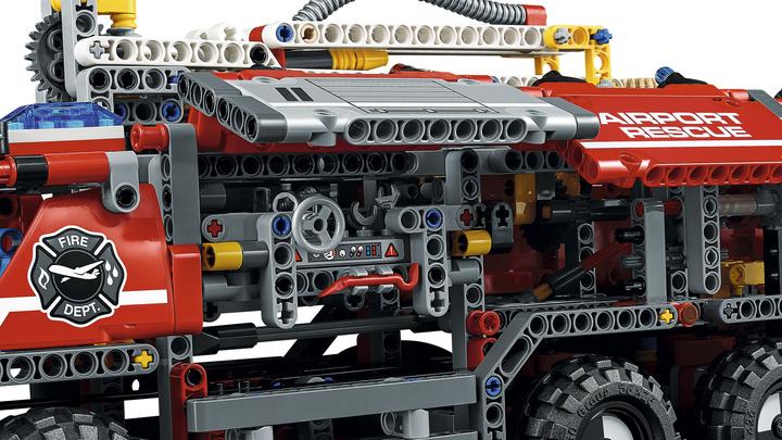 Produktbild LEGO Flughafen-Löschfahrzeug (42068, LEGO Technic)