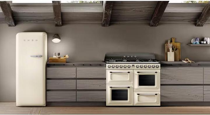 Image du produit Smeg Style rétro FAB28LCR6 (270 l)